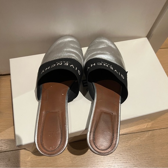 Authentic Givenchy flat - Picture 8 of 8